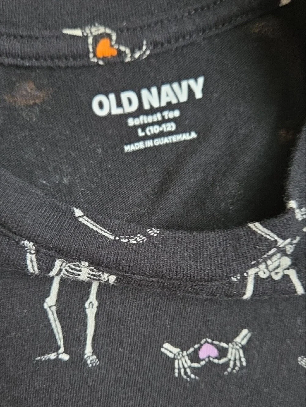 Kids Halloween Tshirt. Old Navy 10/12, Large, Skeletons